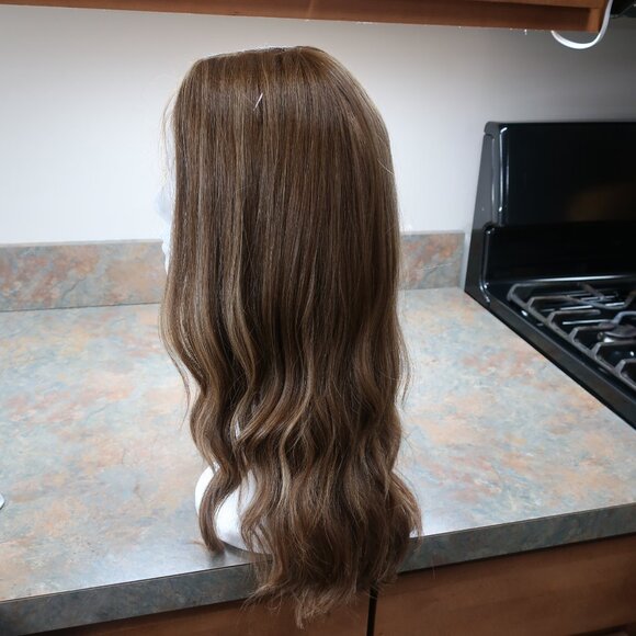 Beautiful Layered 21 Inch Auburn Wig - Picture 5 of 5